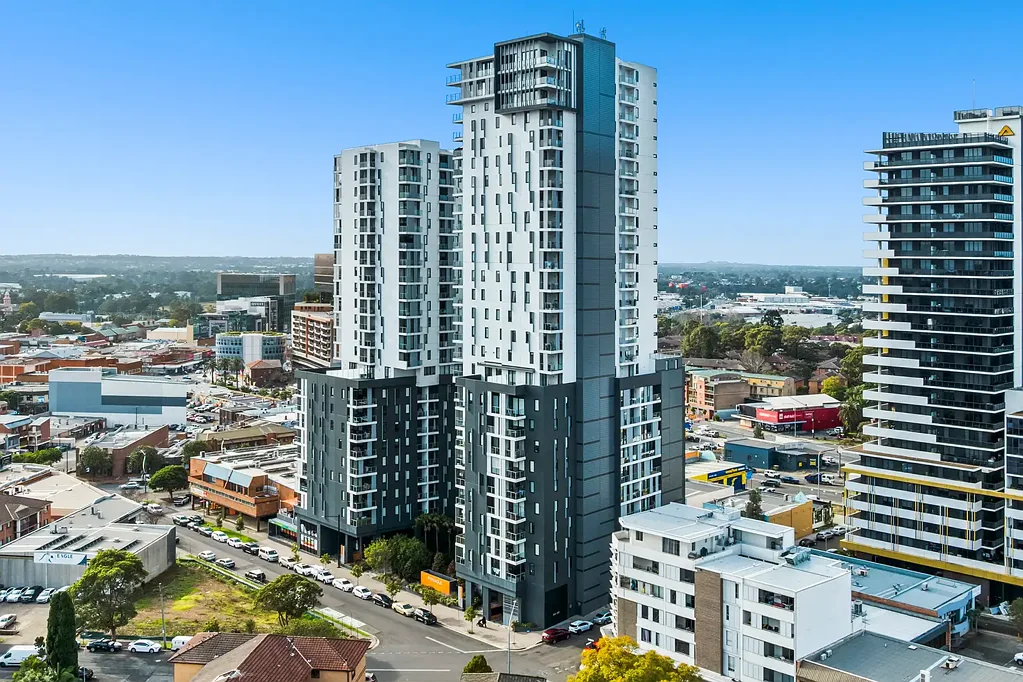 Liverpool 2Phòng ngủ Oversized two bedder with three balconies