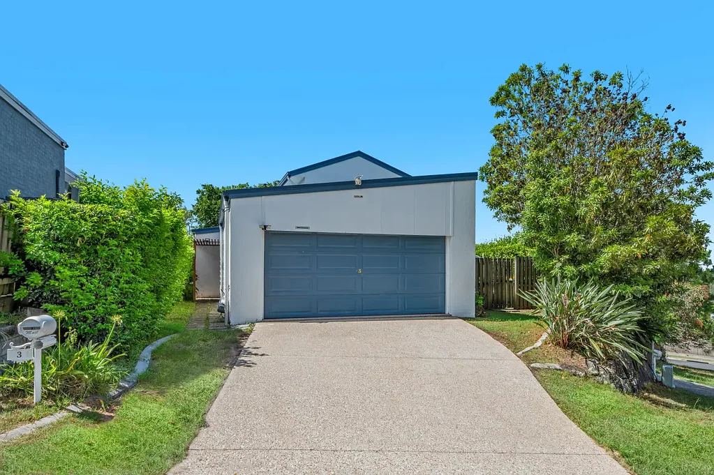 3 Norfolk Drive, Pacific Pines, QLD 4211