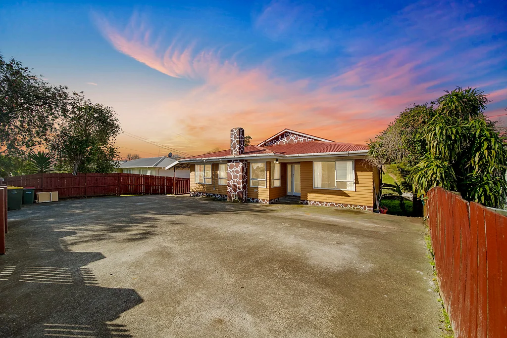 Otara 9Kwarto last week to view. Must sell at auction!