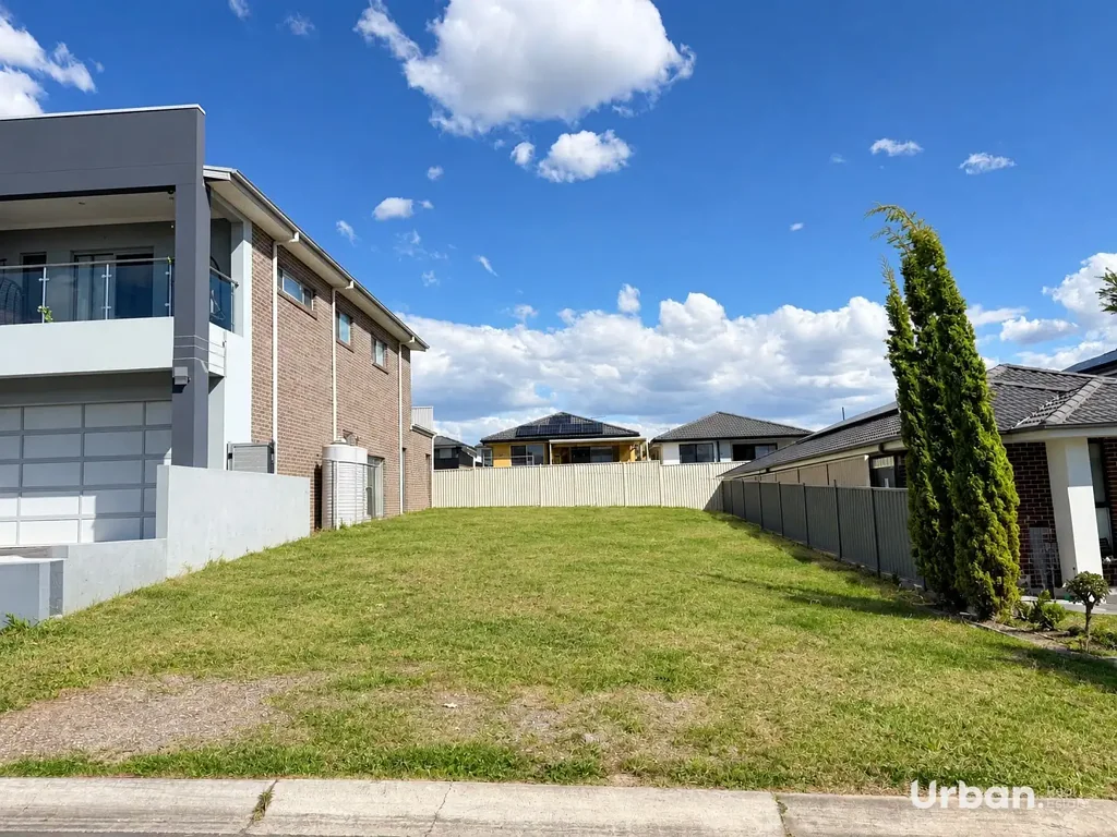 The Ponds REGISTERED 313M² BLOCK IN THE HEART OF THE PONDS – VERY RARE OFFERING IN THIS LOCATION