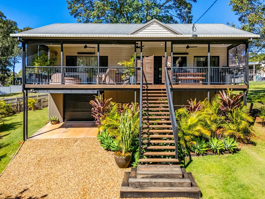Russell Island 3 Bedroom Elevated, Stylish & Packed with Potential!