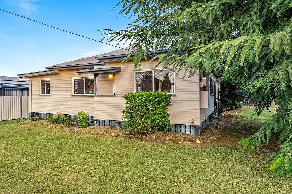 52 Lola Ave, Millmerran, QLD 4357