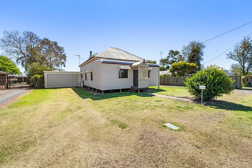 Pittsworth 3ਬੈੱਡਰੂਮ Cozy Character Home on Half Acre