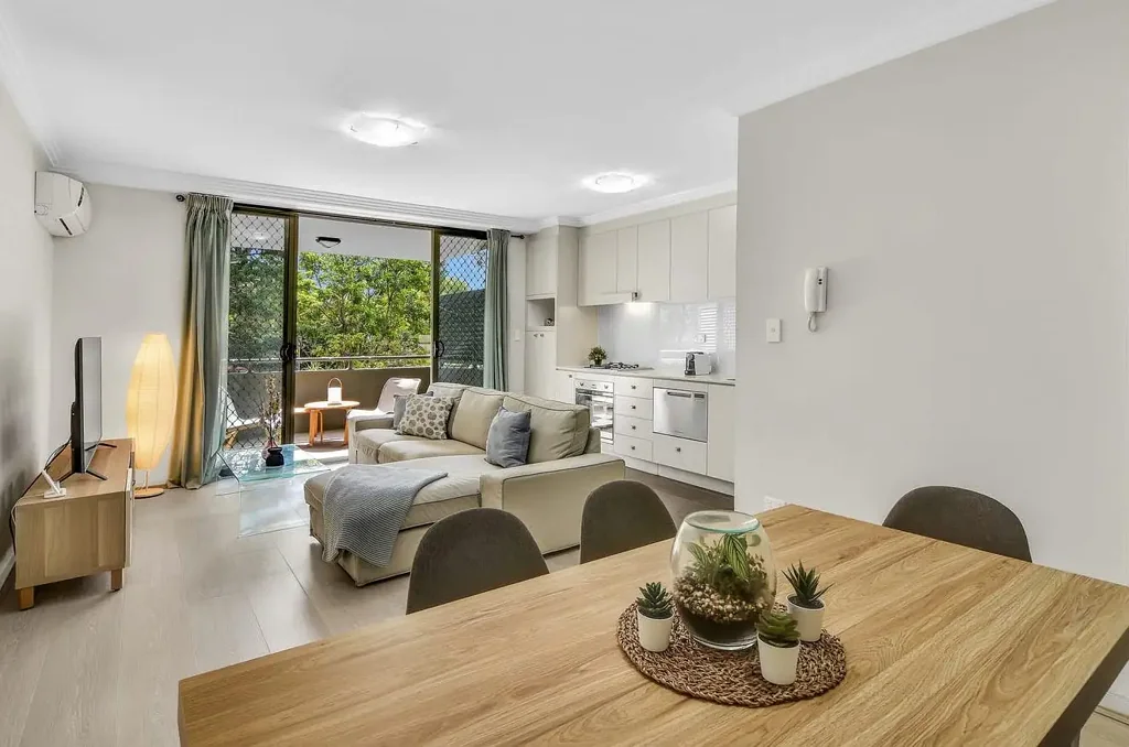 Artarmon 1 Bedroom Sun-drenched north-facing apartment in a premier lifestyle location