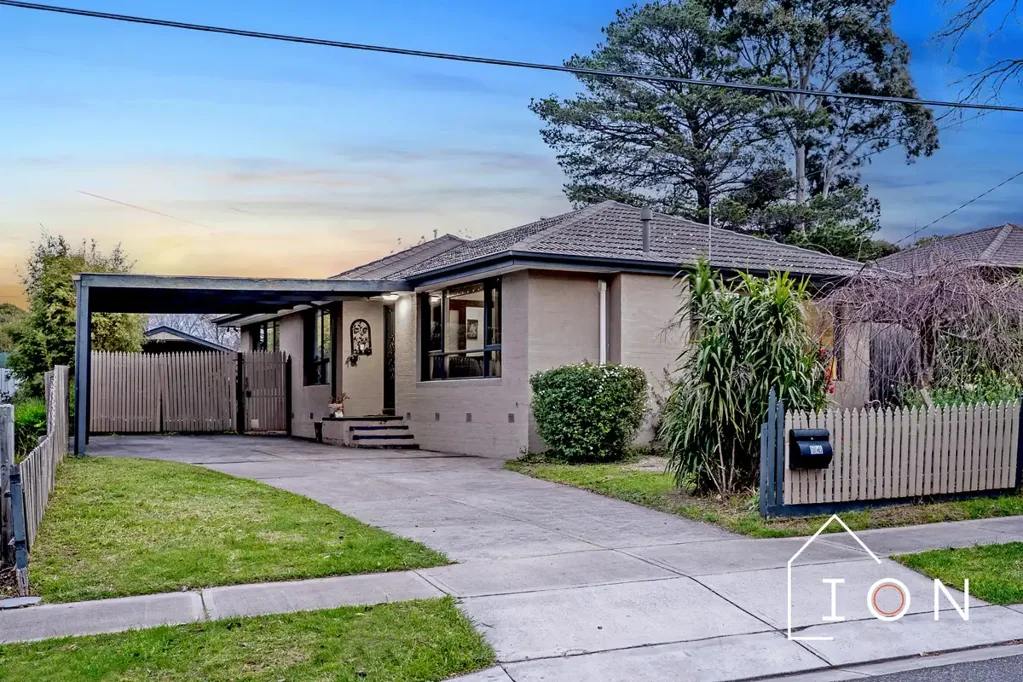 Cranbourne 3कमरा Neat, Affordable and Ready to Move Into – A Three-Bedroom Home in the Heart of Cranbourne