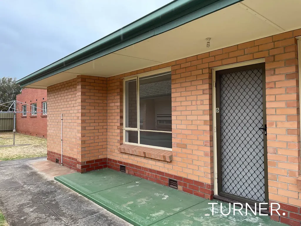 REFURBISHED 1 BEDROOM HOME