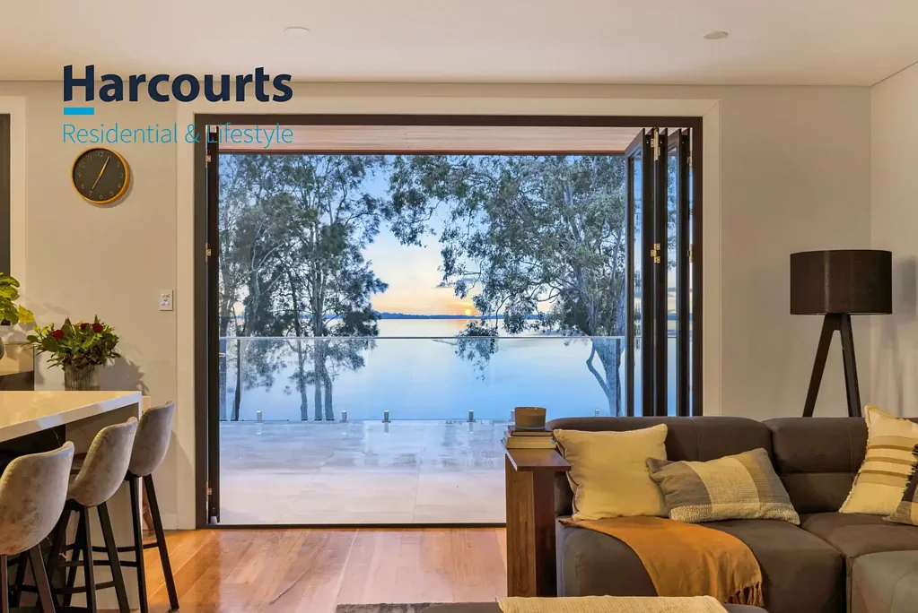 Gorokan 4ਬੈੱਡਰੂਮ Awe-Inspiring Absolute Waterfront Home on Huge Block