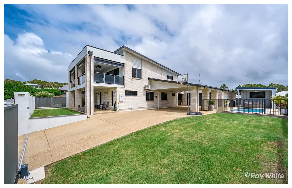 8 Fishermans Lane, Emu Park, QLD 4710