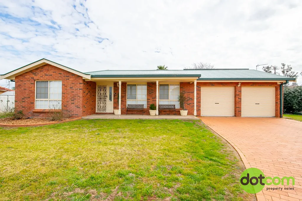 Dubbo 4कमरा Spacious Family Living on a Huge 986sqm Block