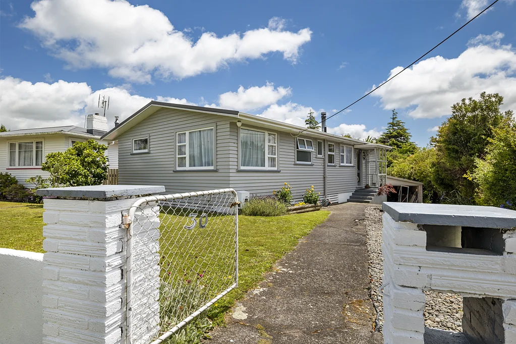 Stratford 3Moenga PRESENT ALL OFFERS - FAMILY HOME