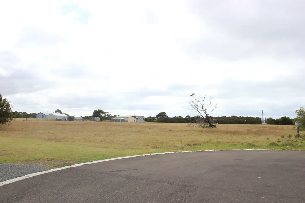 Port Albert PRICE ADJUSTED!!
3.3 ACRES OF COASTAL RESIDENTIAL VACANT LAND. PRICE ADJUSTED!