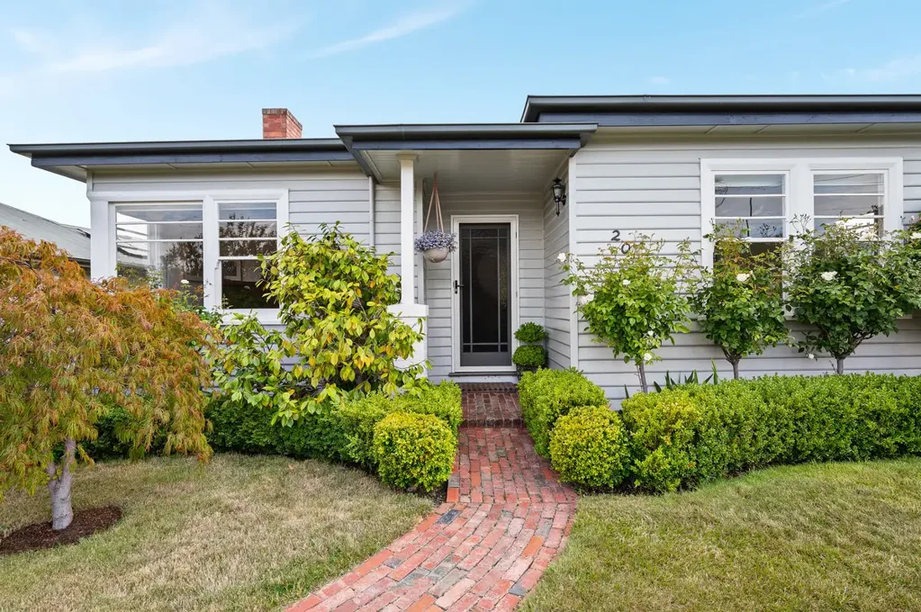20 Clarence Street, Bellerive, TAS 7018