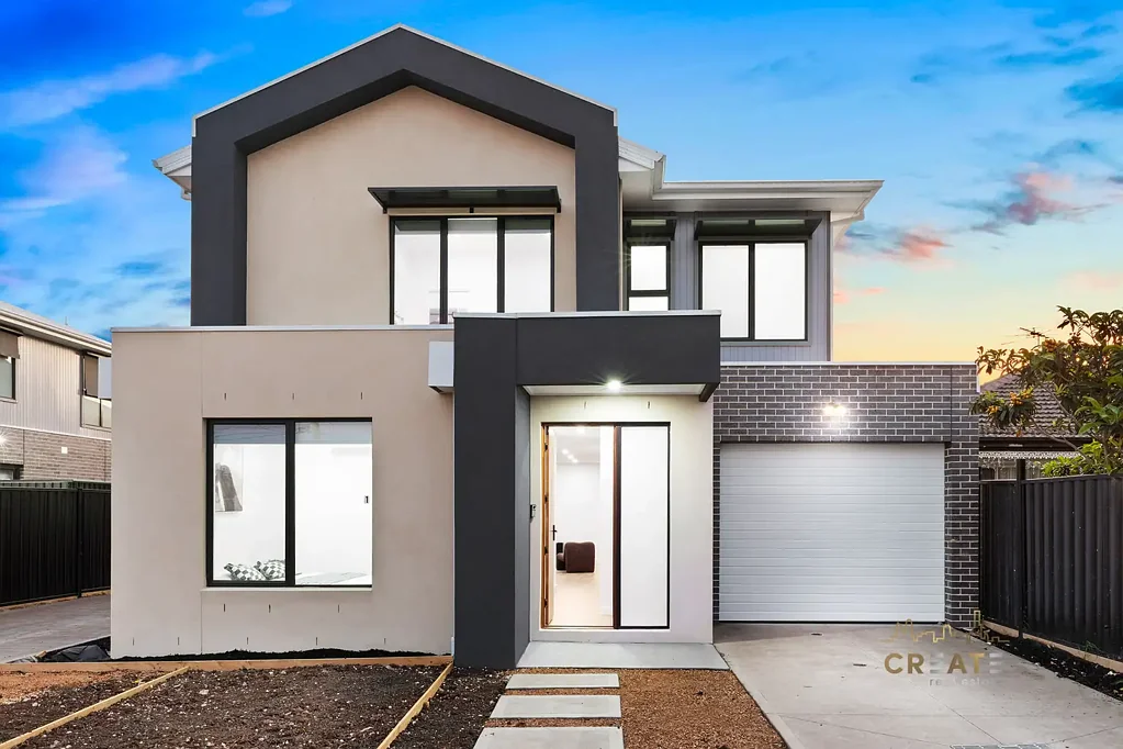 Sunshine West 4침실 BUY NOW AND SAVE - DUAL MASTER SUITES WITH EFFORTLESS MODERN LIVING