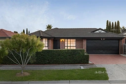 15 Truscott Avenue, Roxburgh Park