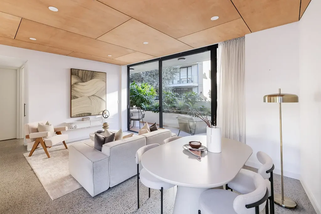 Modern courtyard residence with direct garden access