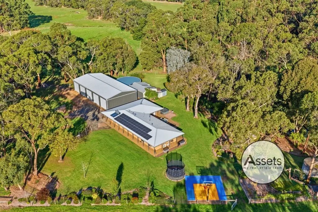 Portland 4 Slaapkamer 11.3 Acres of Private Family Living
