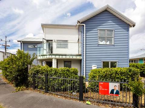 Hamilton East 2房  Vendor Says Sell!