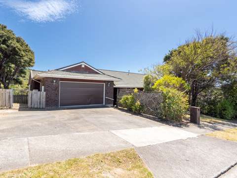 Whitby 5房  Huge Home, Huge Potential