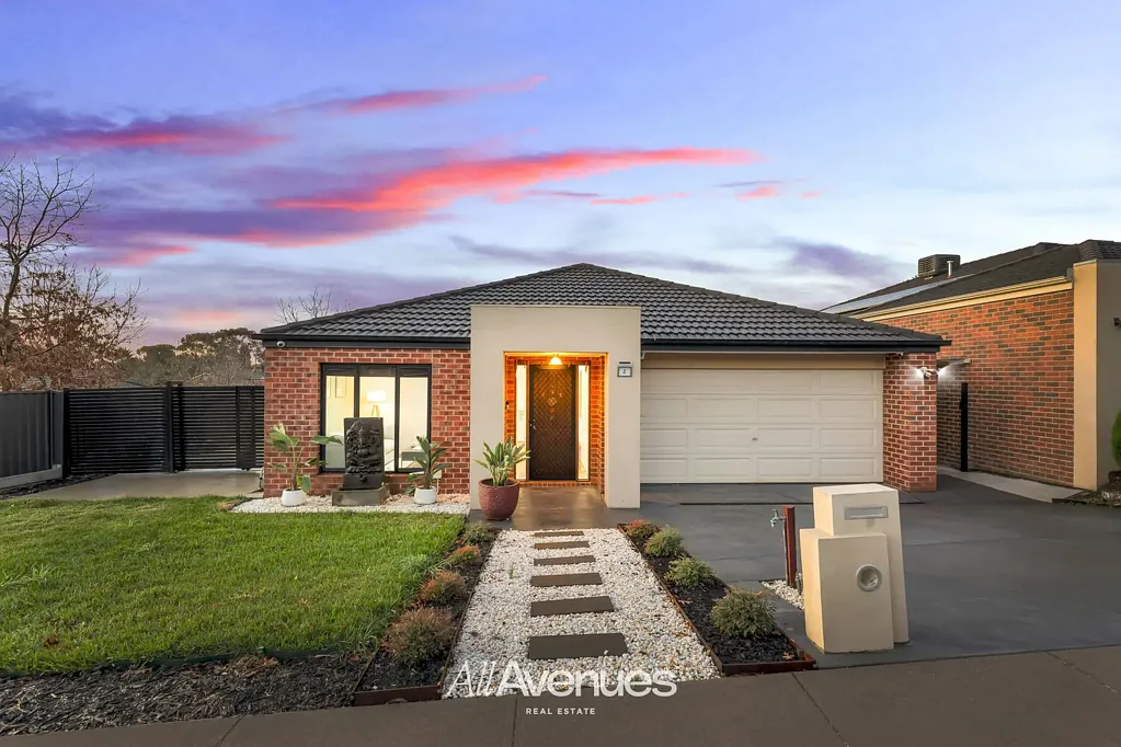 Berwick 4Zimmer STYLISH & SPACIOUS HOME IN PRIME BERWICK LOCATION.