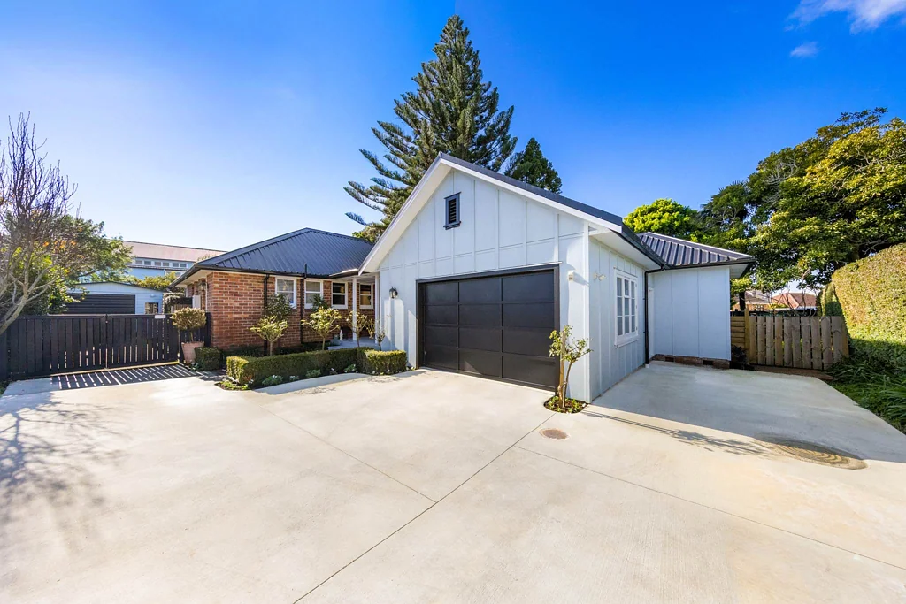 Panmure 3 Bedroom Artist-Designed Character Meets Modern Comfort!