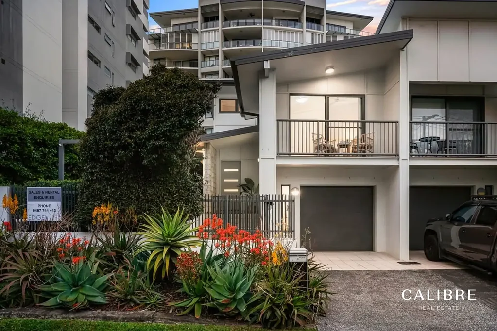 Tri level Milton townhome