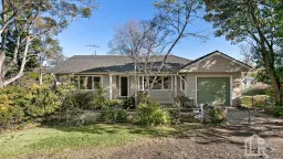 11 MOORE RD, Springwood