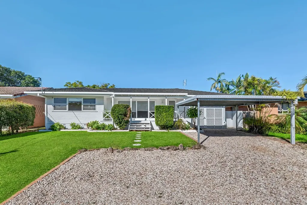 PICTURE PERFECT 4 BEDROOM HOME WITH POOL