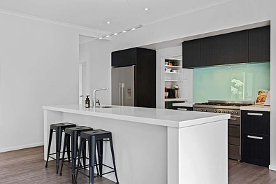 Modern and Spacious Five Bedroom Cashmere Home! 6 Month Tenancy!
