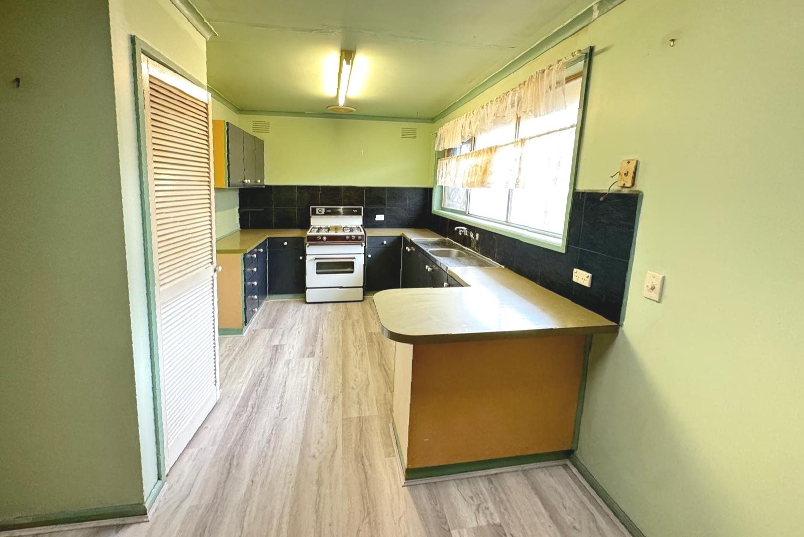 13 FIRST AV, MELTON SOUTH VIC 3338, 0房, 0浴, House