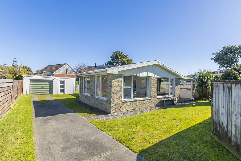Paraparaumu Beach 3Habitaciones Charming Coastal Opportunity