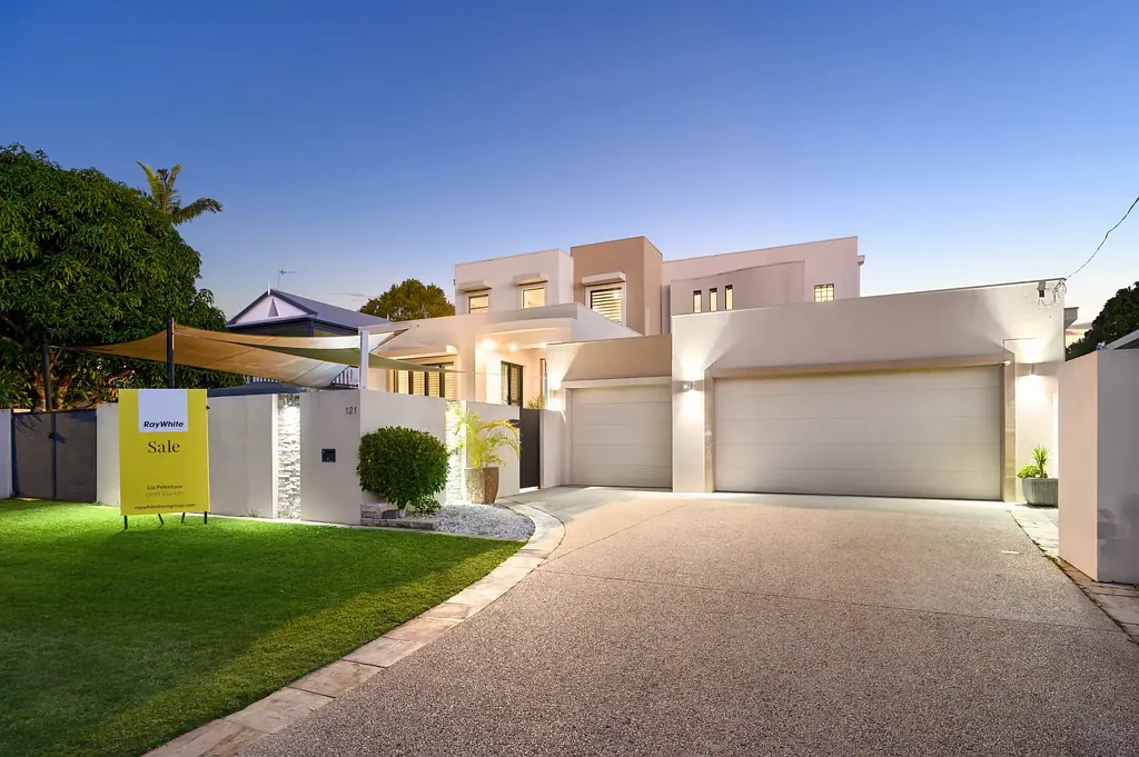 Hope Island 5 Bedroom Standout Architecturally Designed Residence | MUST BE SOLD ON OR BEFORE AUCTION