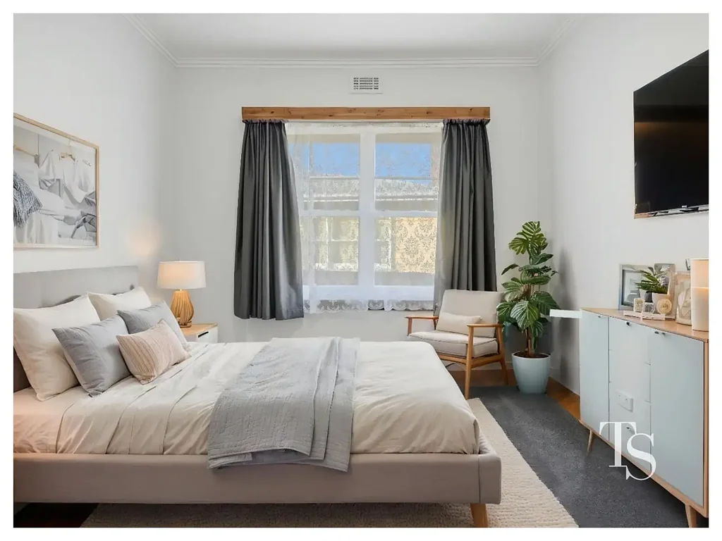 THIS SPACE: Recently Renovated, Close to City.