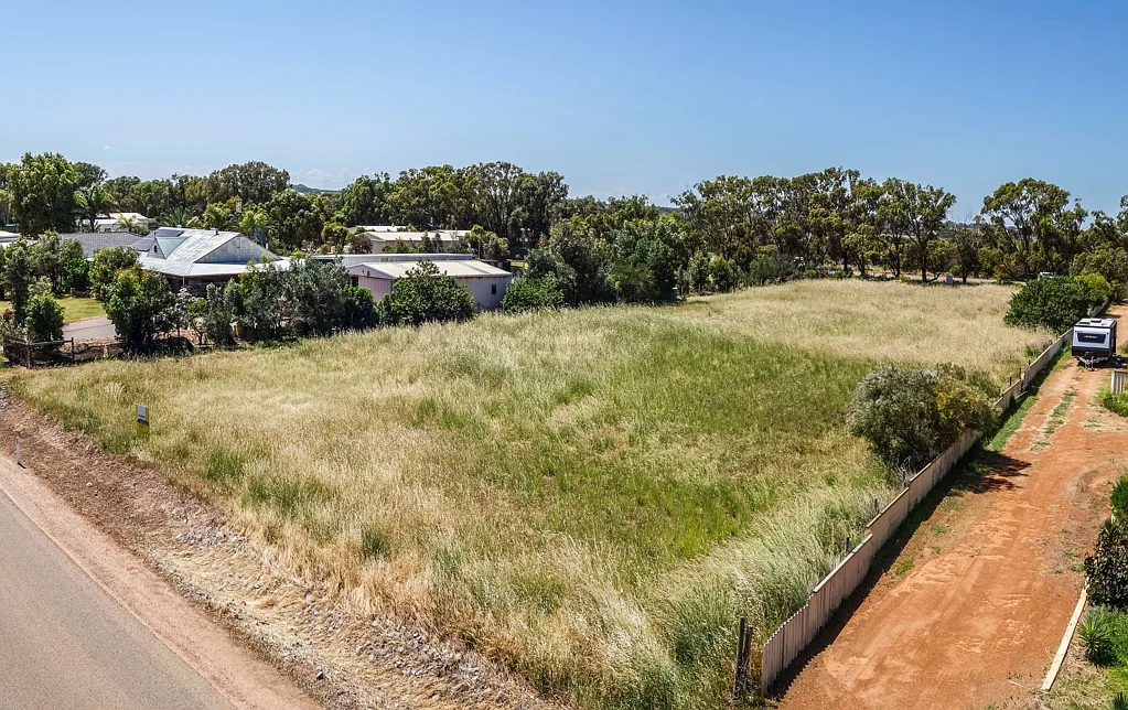 50 Tulloch Drive, Dongara, WA 6525