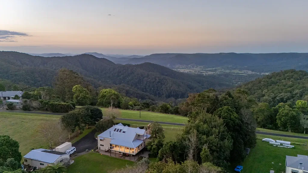 Witta 5Zimmer An Exceptional Multi-Generational Sanctuary Above the Obi Obi Valley