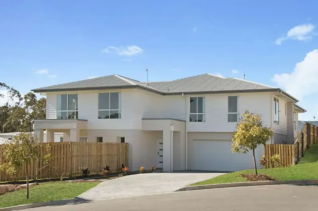 Coastal Family Living in the Heart of Elanora - Space, Style & Location
