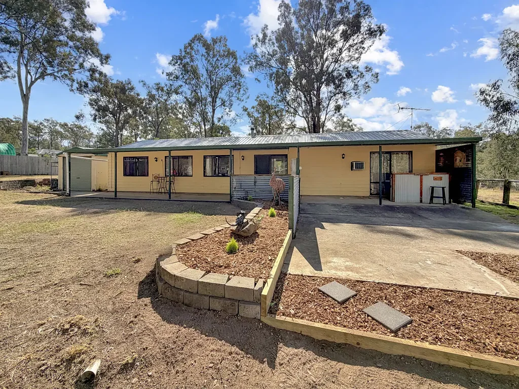 Regency Downs 3房 2.5英亩私人庄园机会 Private Acreage Opportunity on 2.5 Acres