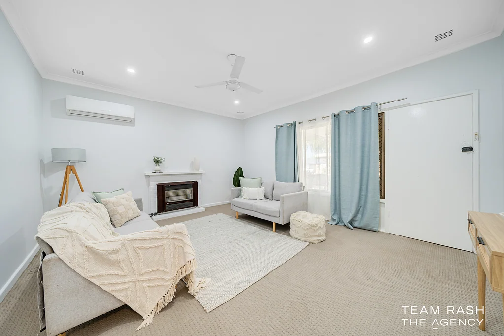 10 Barnsley Street, Queens Park, WA 6107
