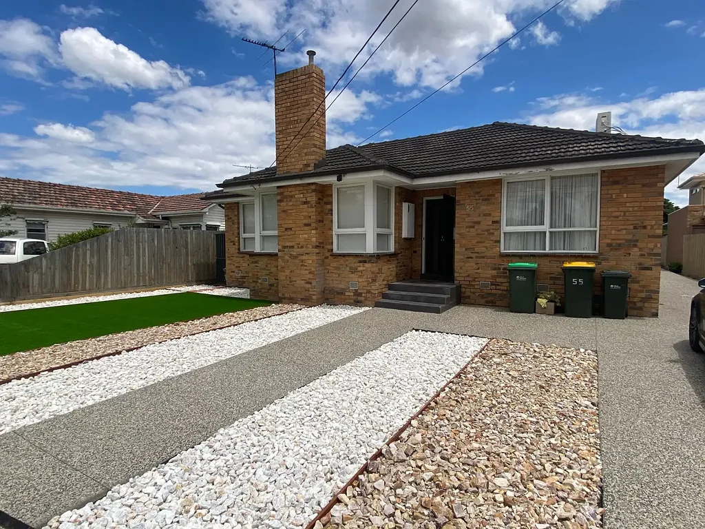 3 Bedroom Home in the Perfect Location!