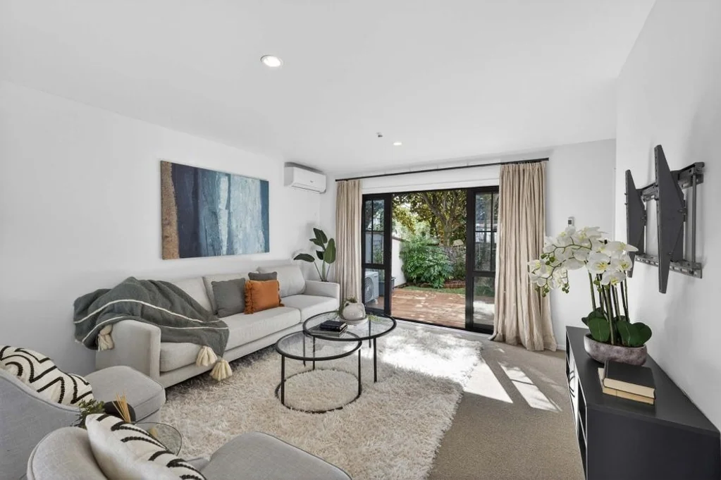 Modern 2-Bedroom Townhouse for Rent in Central Auckland