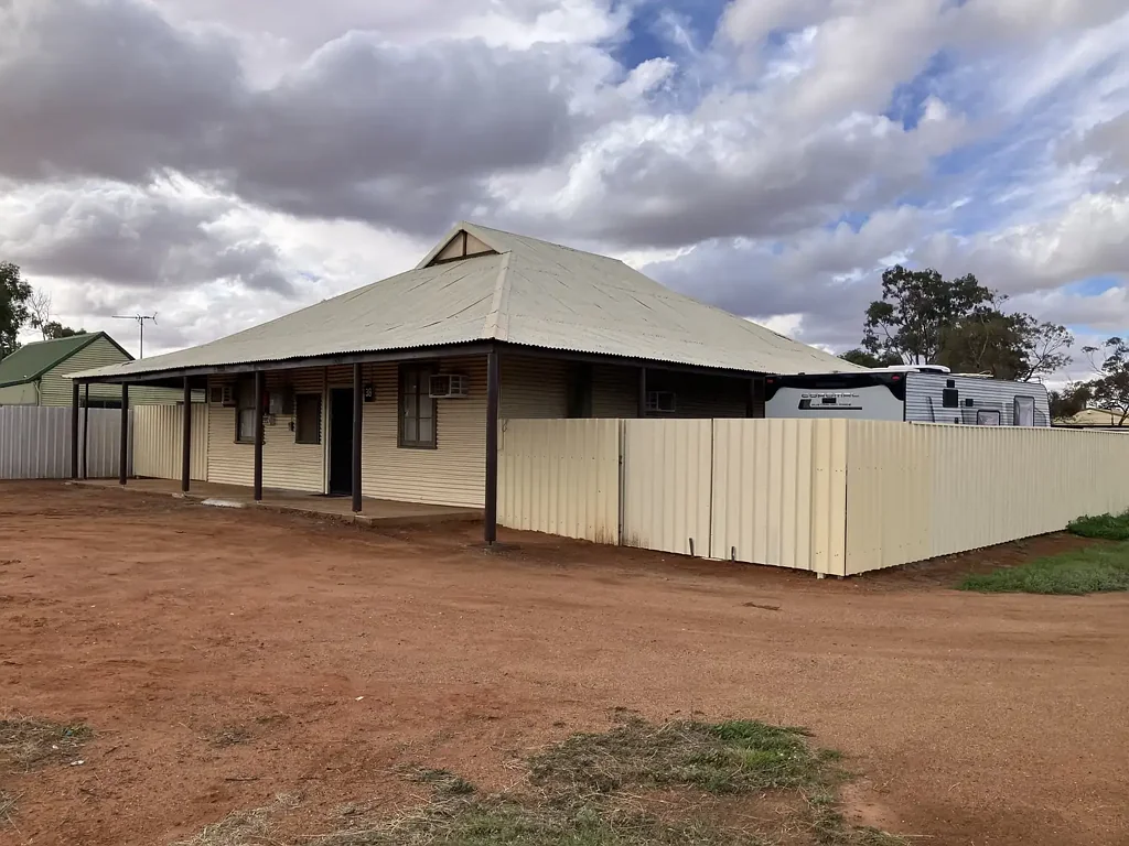 38 Watson St, Mount Magnet, WA 6638