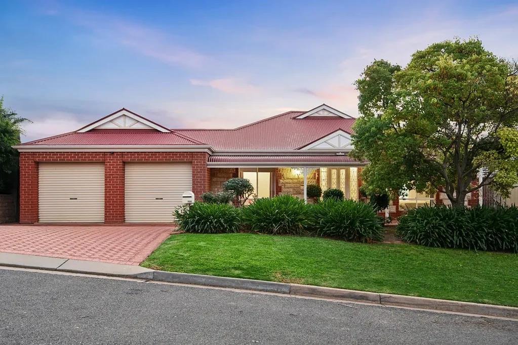 Reynella 4Habitaciones A Home that raises the bar!