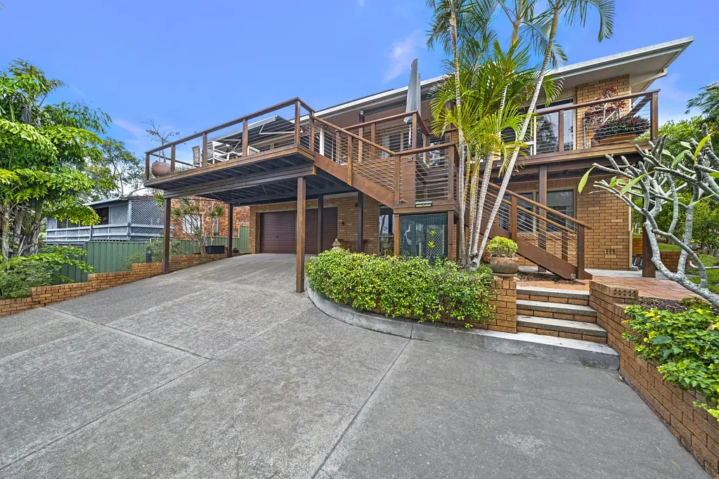 Dunbogan 4房  Rare Dunbogan Retreat with Panoramic Water Views & Guest Accommodation