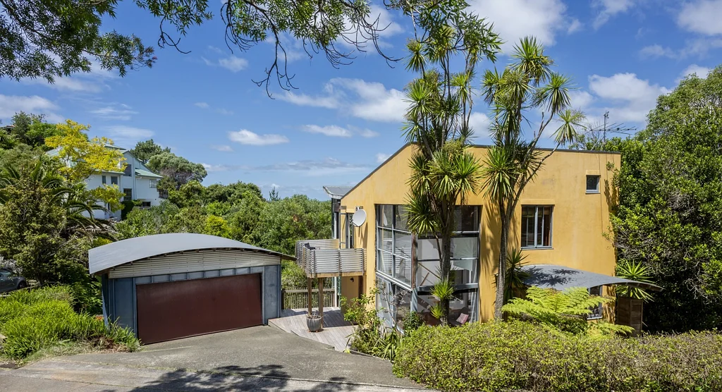 6 Gannet Point, Rothesay Bay, North Shore City, Auckland