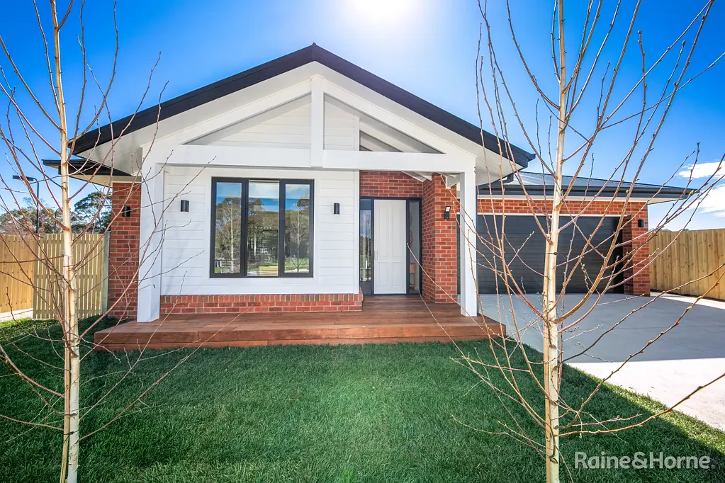 Gisborne 4房  Luxury Living Meets Everyday Functionality - Brand-New Metricon Masterpiece on 595sqm