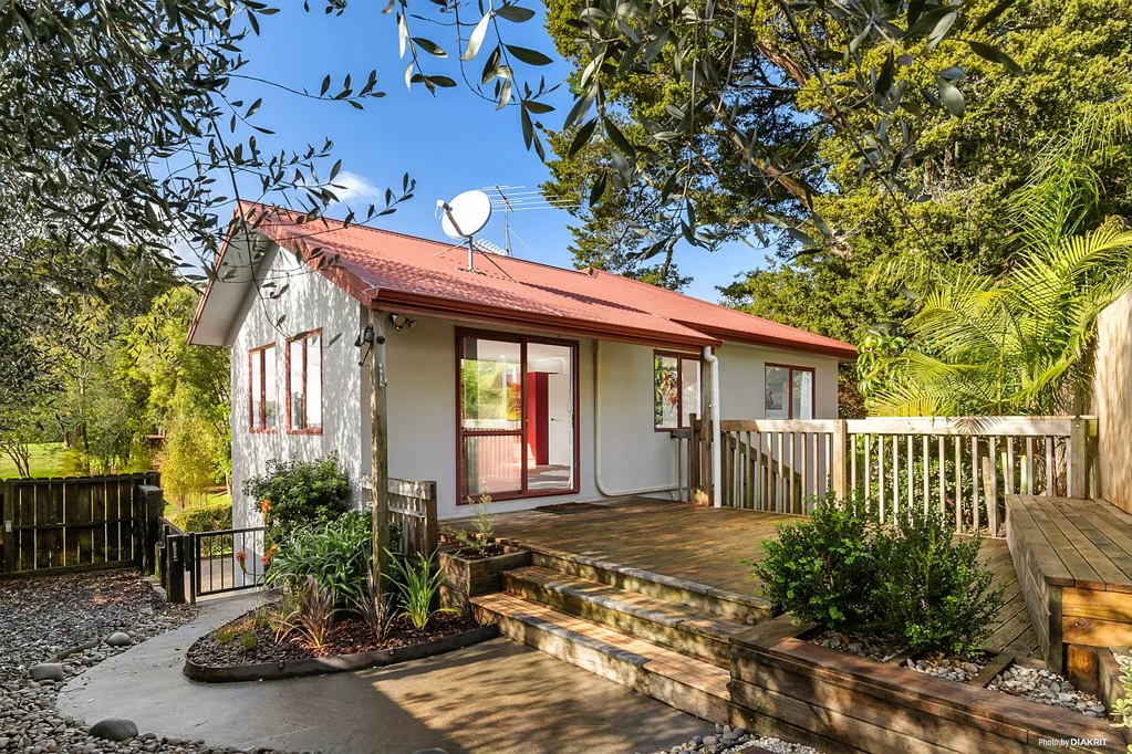 Pukekohe 3房  Prime Cul- De- Sac Location + Valley Zone