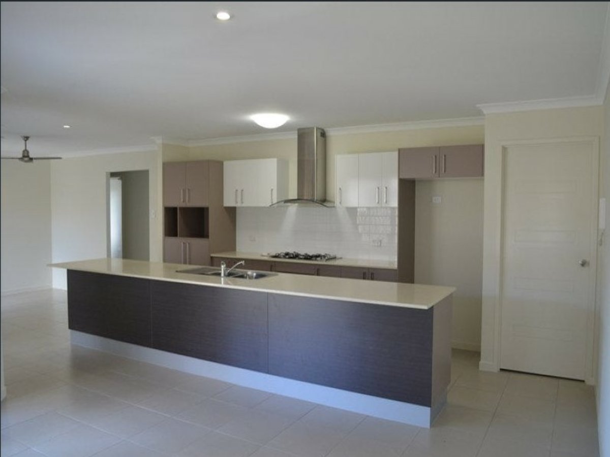 8 CREEKVIEW DR, NEW AUCKLAND QLD 4680, 0 غرف, 0 حمامات, House