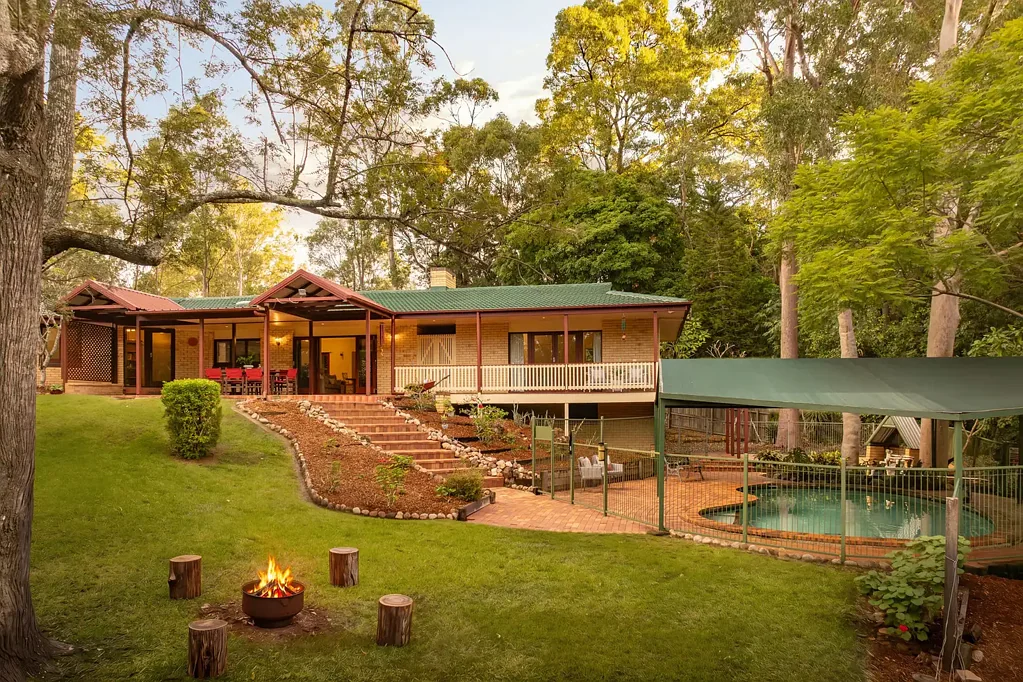 Moggill 4ਬੈੱਡਰੂਮ Tranquil Family Retreat with Private Acreage Surrounds