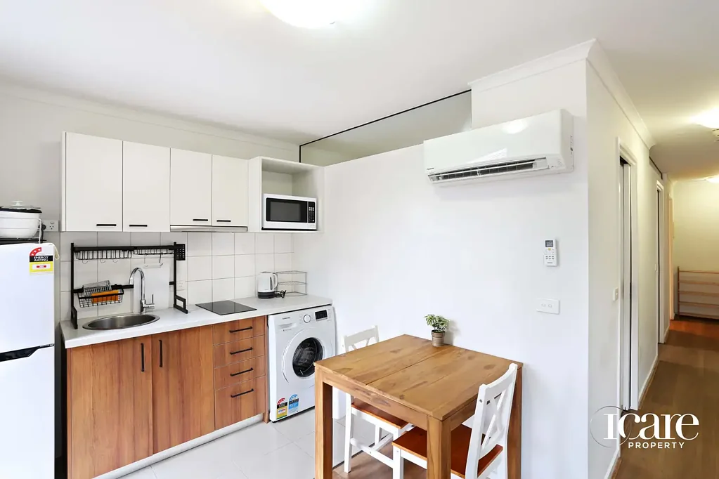 Newly Renovated 2 Bedroom Apartment