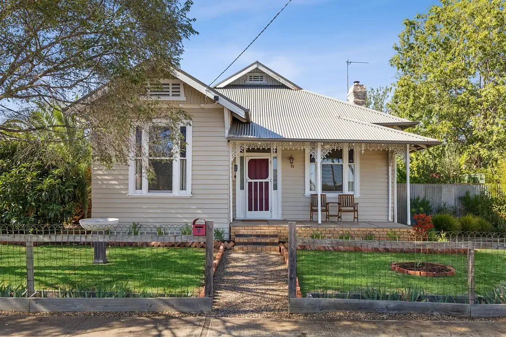 Inglewood 3chambre Central Inglewood Living with Character & Comfort