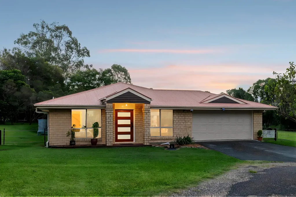 Cooroy 5房  Private Hinterland Acreage - Space, Convenience & Lifestyle in One